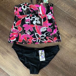 Women’s 2-piece swimsuit size 10 new with tags